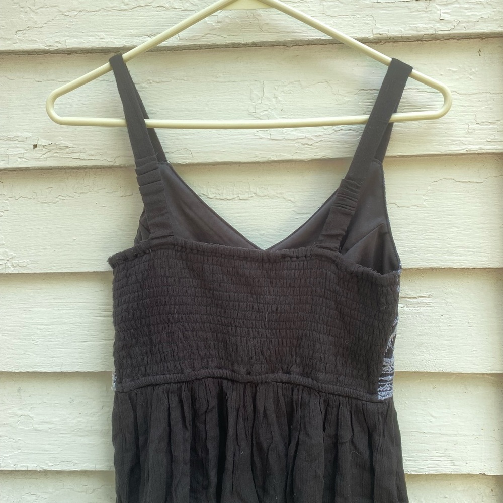 Japna Black Camisole Bustier Crop Top with White Embroidery 🪡 - Picture 6 of 8